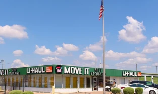 Move It Self Storage Facility at 2708 S 39th St in Temple