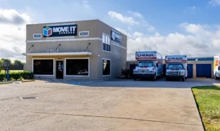 Move It Self Storage Facility at 5820 Avenue I in Rosenberg