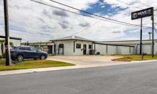 Move It Self Storage Facility at 2222 S Expy 83 in Harlingen