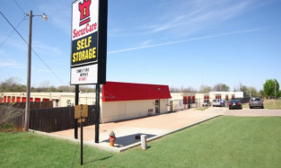 SecurCare Self Storage Facility at 201 N Sooner Rd in Oklahoma City