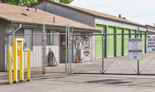 Northwest Self Storage Facility at 14735 SE 82nd Dr in Clackamas