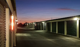 Northwest Self Storage Facility at 535 S Pacific Hwy in Woodburn