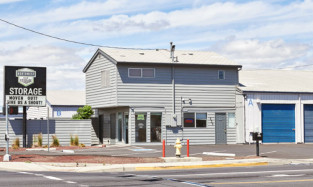 Northwest Self Storage Facility at 539 NW Maple Ave in Redmond