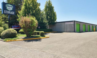 Northwest Self Storage Facility at 5803 SE 122nd Ave in Portland