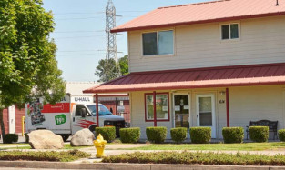 Northwest Self Storage Facility at 614 SE 202nd Ave in Portland