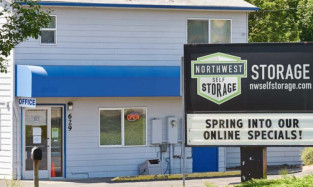 Northwest Self Storage Facility at 629 SE Mount Hood Hwy in Gresham