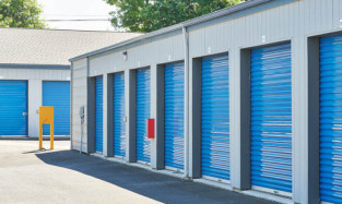 Northwest Self Storage Facility at 12107 NE Erin Way in Portland